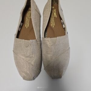 TOMS Shimmery Light Beige Slip-On Canvas Flats Size 7.5 NWOT
